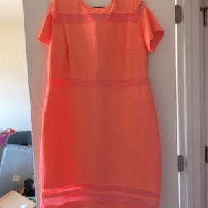 Adorable bright color dress 🧡